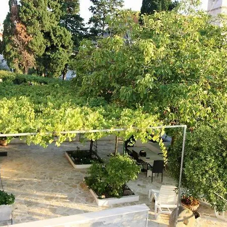 Διαμέρισμα Tina, Sumartin