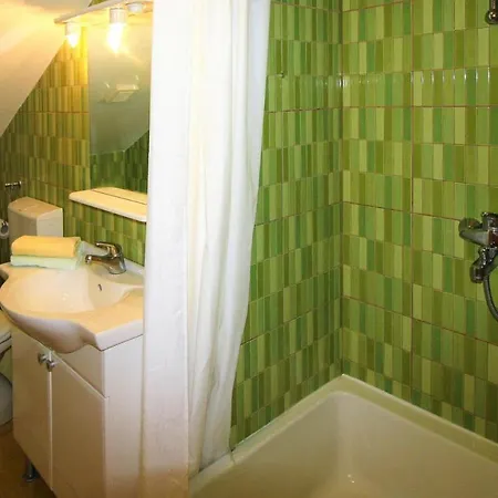 Tina, Apartament *