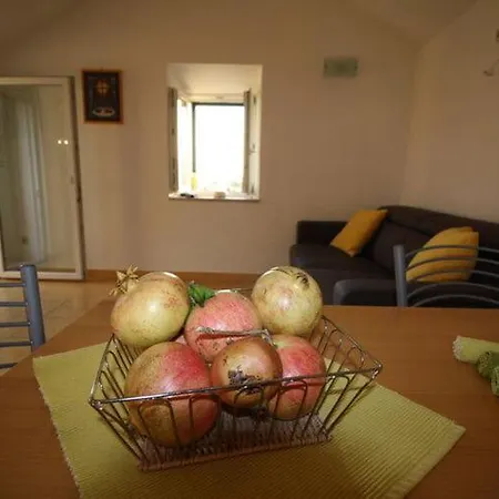 Apartament Tina, *