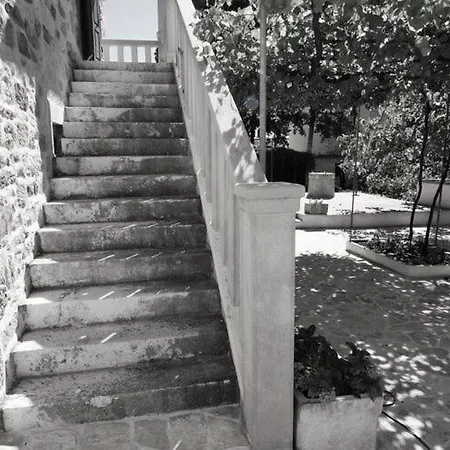 Apartament Tina, *